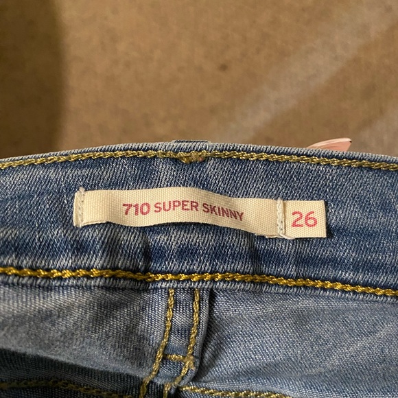 Levi’s 710 super skinny light wash jeans - Picture 3 of 4